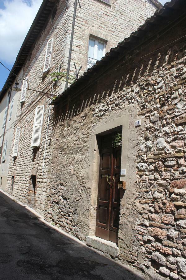 Residence Via Benamati Cagli Zewnętrze zdjęcie